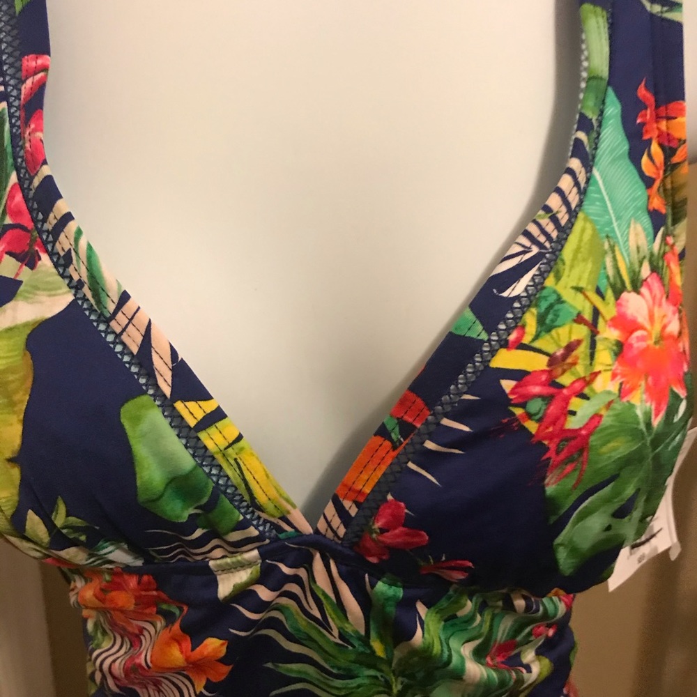 One piece swimsuit - Picture 3 of 7